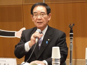 サマーミューザ2010の説明をする川崎市長