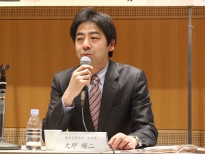 サマーミューザの思い出を語る大野楽団長