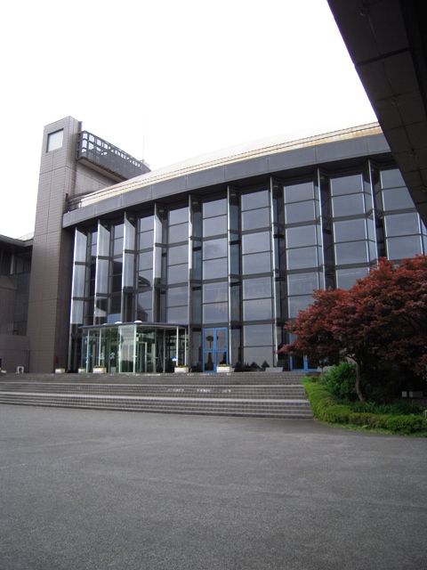 川崎市民ミュージアム外観の様子