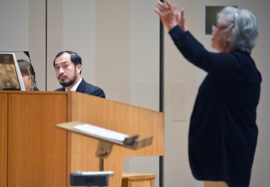 指揮の淡野さんにしっかりと目線を送りつつ演奏される椎名さん