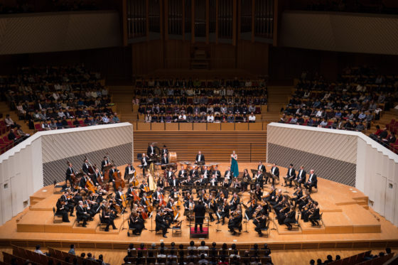 【写真】オーケストラ全景。熱演に終演時は満場の拍手でした。