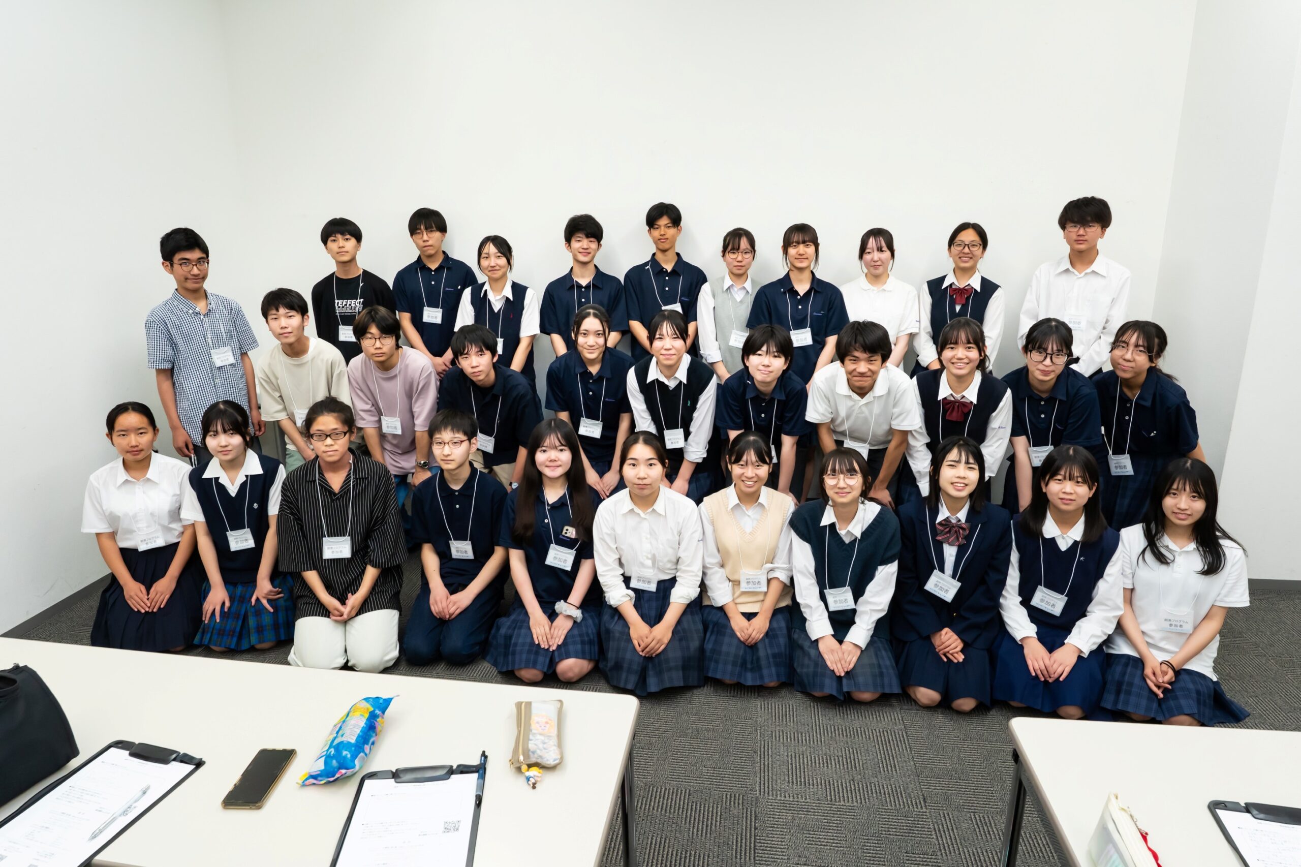 参加者の中高生みんなでの集合写真。