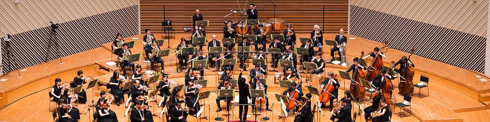 フェスタ サマーミューザ KAWASAKI 2021
神奈川フィルハーモニー管弦楽団
好タッグのオーセンティックなロマン派に唸る
14:20から14:40
