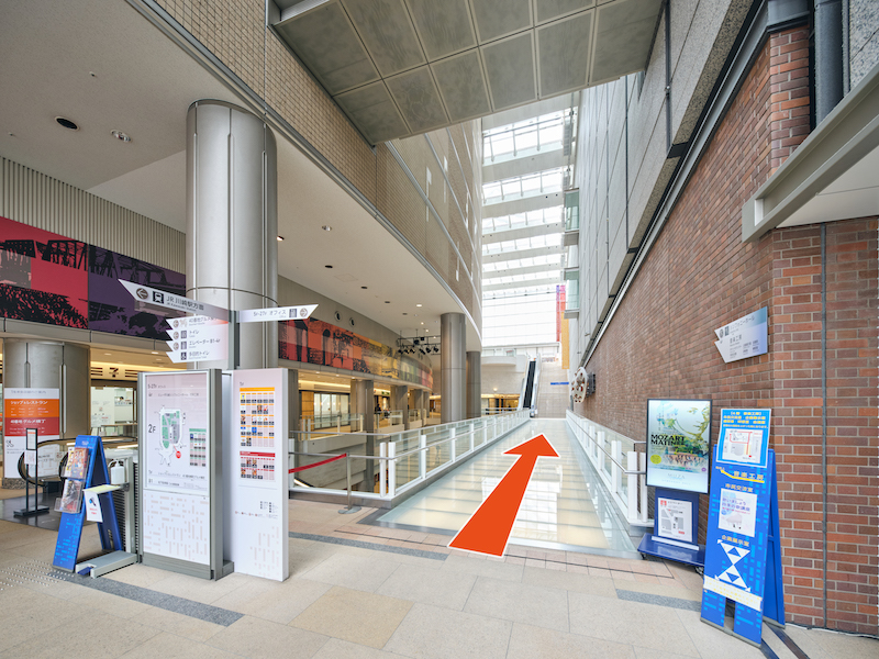 JR川崎駅改札からミューザ川崎ビルまでの案内写真 2/3