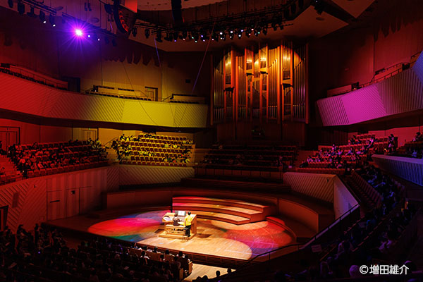 オルガンミニコンサート&照明ショー 1/2